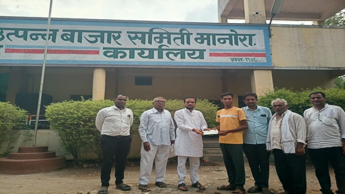 Manora Market Committee , farmer , loss, Manora ,