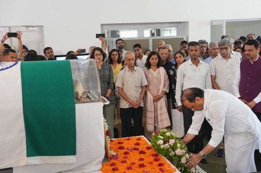 astrophysicist Jayant Narlikar funeral, jayant narlikar death state honours photos