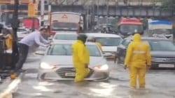 मुंबई : पावसामुळे रस्ते वाहतूक मंदावली