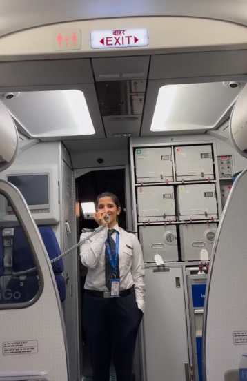 pilot aditi paranjpe who felicitate padma shri ashok saraf