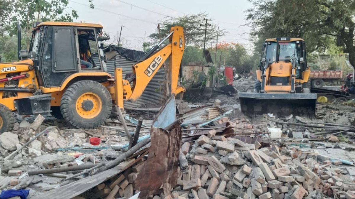 akola Railway land worth Rs 10 crore encroached from 25 years