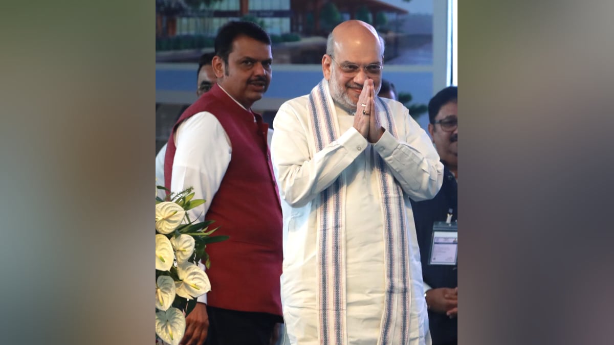 अमित शहा असे का म्हणाले की, " मी फडणवीस आणि जोगळेकरांविषयी बोलू इच्छितो " (लोकसत्ता टीम) 