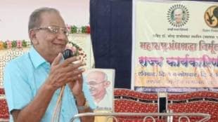 Anil chavde honored by medha patkar