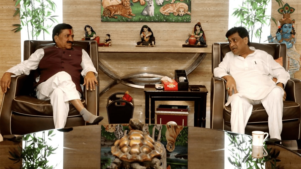 Nanded BJP's organization is under the control of MP Ashok Chavan! Names of his supporters are leading for two rural posts and the city president post