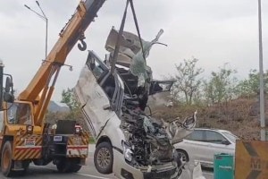 mumbai pune expressway accident