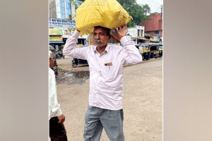 The simplicity of Padma Shri awardee Chaitram Pawar teaches to stay grounded