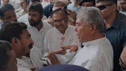 शक्तीपीठबाबत मुख्यमंत्रीच निर्णय घेऊ शकतात – चंद्रकांत पाटील, मोटारीचा ताफा अडवण्याचा प्रयत्न
