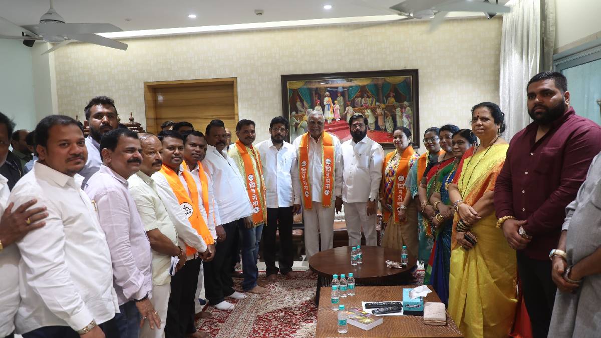Four corporators join Deputy Chief Minister Eknath Shinde army thane news