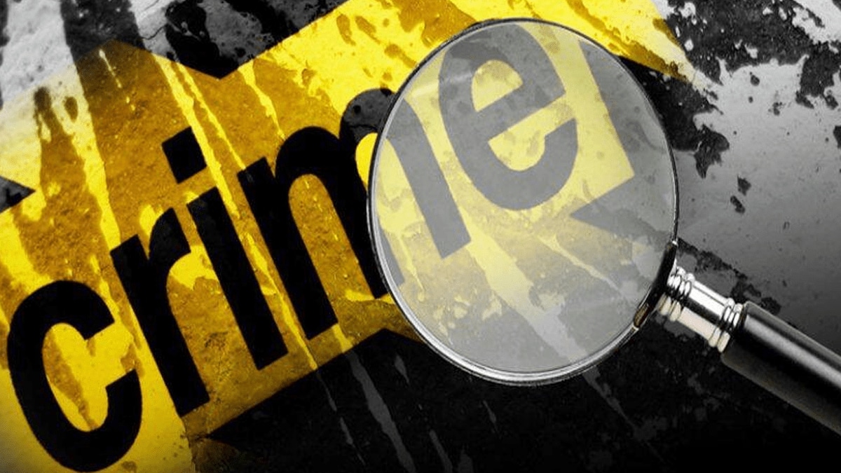 pune gang attacked youth with a sharp weapon at Mhasoba Chowk over past enmity