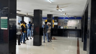 Only one out of three ticket windows open at Dombivli East railway station, passengers express disappointment