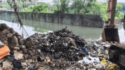 पावसामुळे रस्ते गाळात, उपसलेला गाळ नाल्यांकाठी कायम; शहरात अनारोग्याची भीती