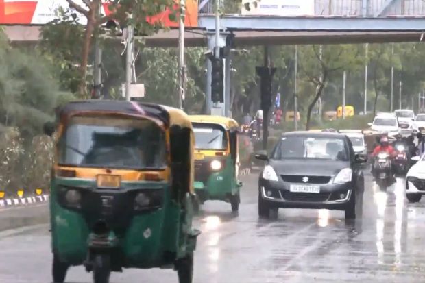 अशोक नगर मेट्रो स्टेशन कोसळल्याने तीन जणांचा दुर्दैवी मृत्यू झाला. मृतांमध्ये कंत्राटदार प्रभु कुमार (६५) आणि कामगार निरंजन कुमार (४०) आणि रोशन कुमार (३५) यांचा समावेश आहे. (Photo: ANI)