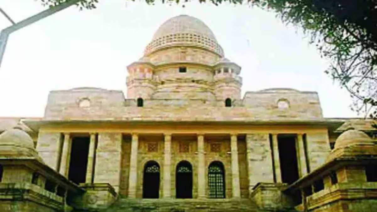 Nagpur bench notice regarding tampering with documents in Yavatmal Municipal Council tender process