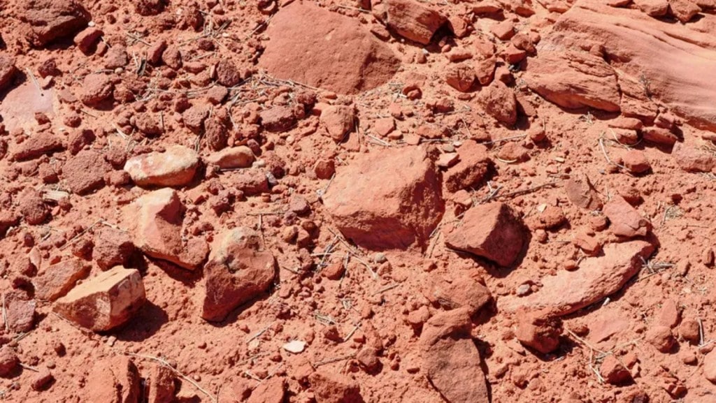 Is blood rain real, Red rain tourism Iran, Blood rain natural phenomenon,