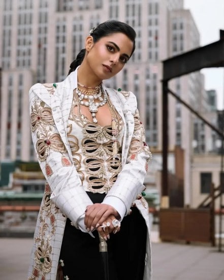 isha ambani met gala stylish look her necklace worth rs 800 crore