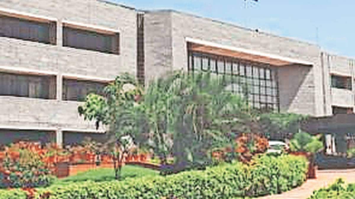 ISRO engineer job 2025 news in marathi