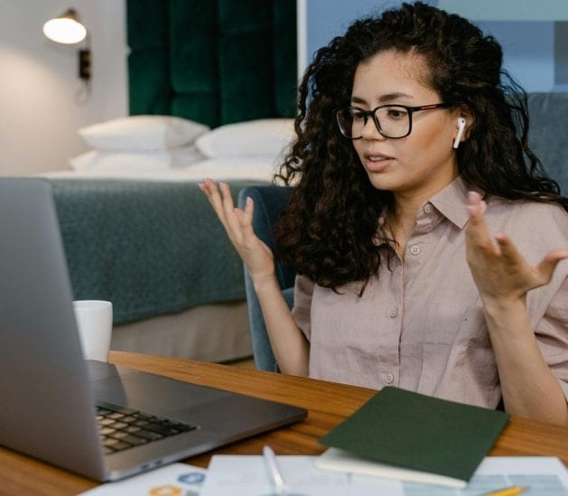 Body language tips for virtual meetings