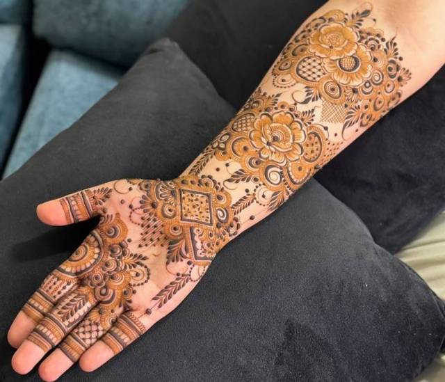 New and Stylish Mehndi Design