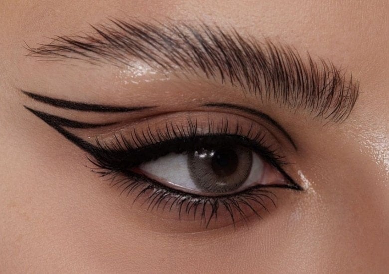 Graphic Eyeliner