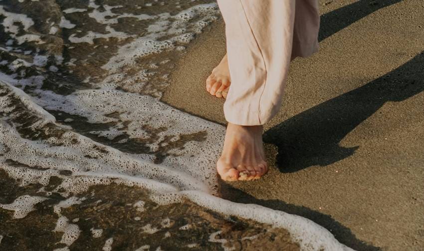 walking barefoot to sleep