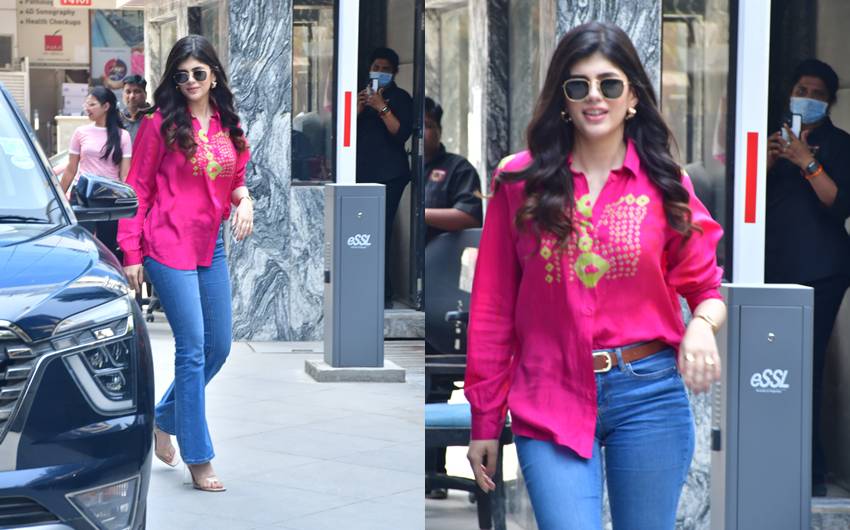  Sanjana Sanghi Summer Outfit