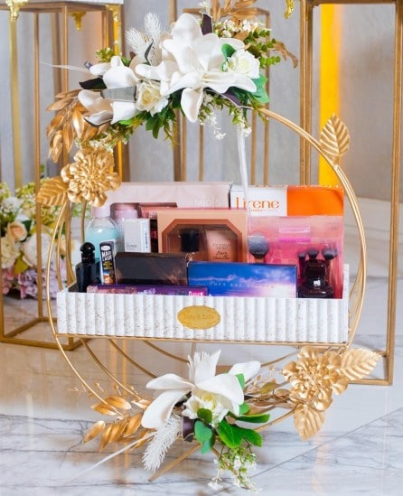 Traditional gifts for Indian mothers