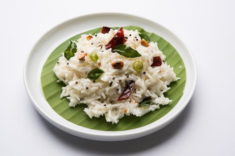 curd-rice-dahi-bhat-chawal-with-curry-leaf-peanuts-chilli-served-bowl