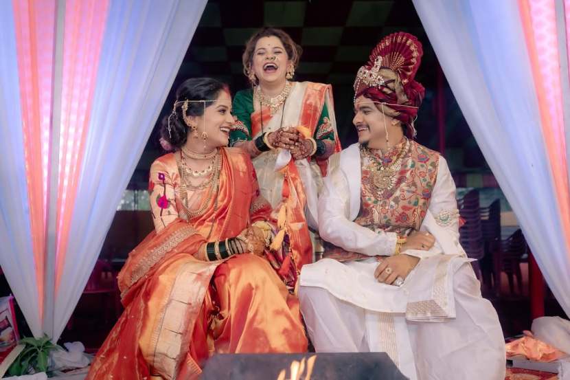 marathi singer kartiki gaikwad shares wedding photos of brother kaustubh