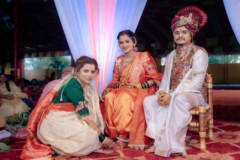 marathi singer kartiki gaikwad shares wedding photos of brother kaustubh