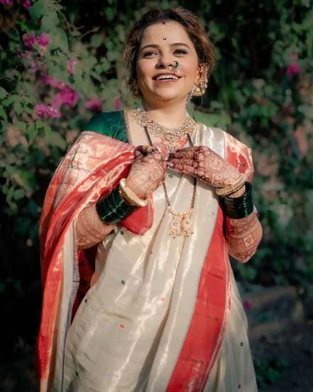 marathi singer kartiki gaikwad shares wedding photos of brother kaustubh