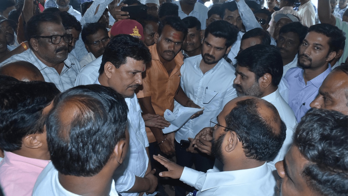 In Kolhapur, opposition leaders unite over road issues; Satej Patil, Amal Mahadik, and Ruturaj Patil on the same path