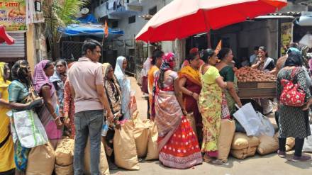 Thane Municipal Corporation takes action and seals seven mills in Mahatma Phule Mandai