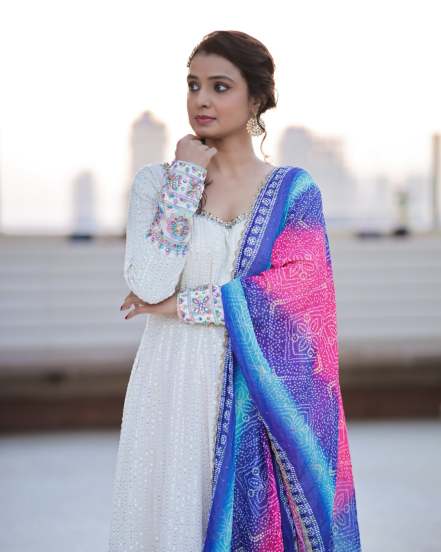marathi actress mayuri deshmukh in white anarkali dress