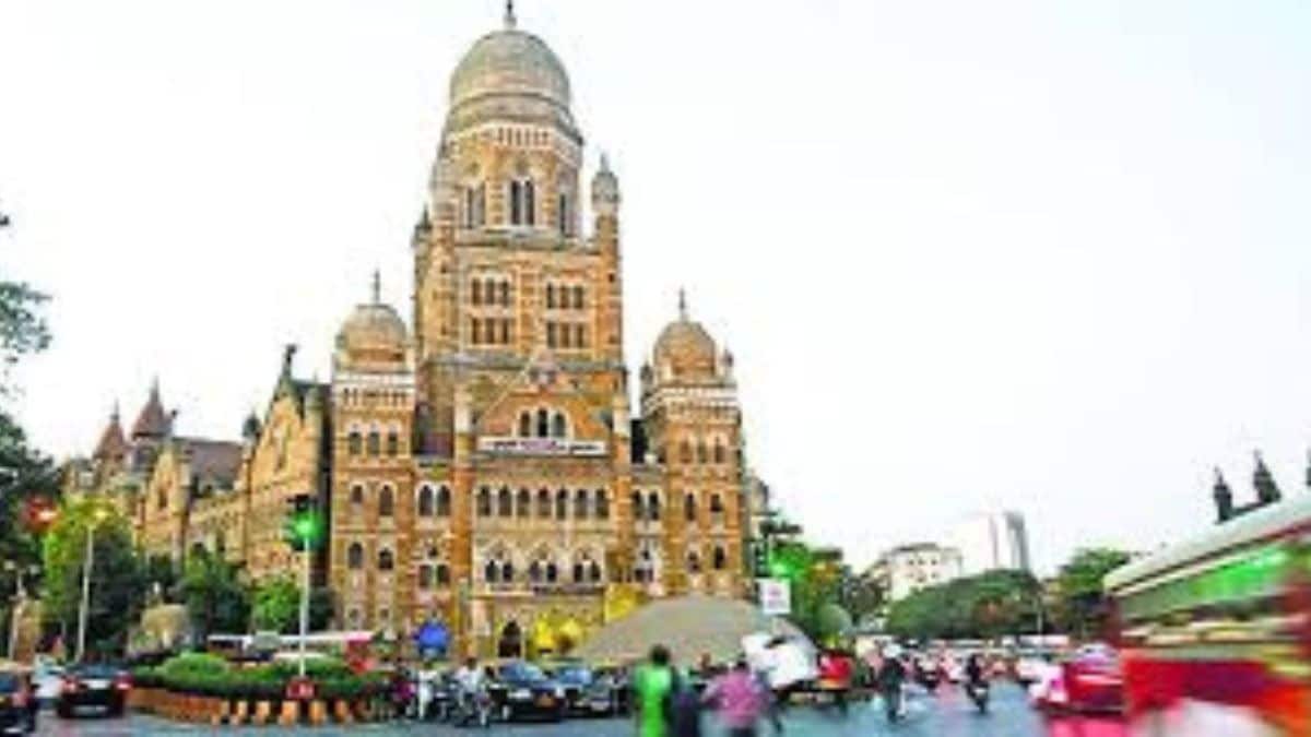 Mumbai Municipal Corporation action Fraud in drain removal work Contractor blacklisted for three years