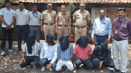 In Kalyan, a young woman was murdered by five men who entered her house near Birla College area; five Sheikh brothers from Indiranagar have been arrested