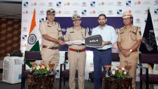 pune amanora donates vehicles to pune police