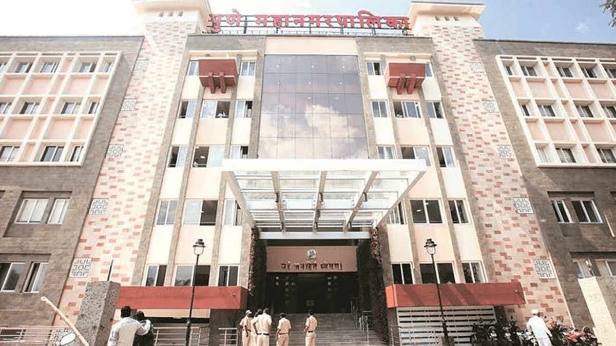Tree Ambulance in Pune Municipal Corporation's initiative for tree conservation