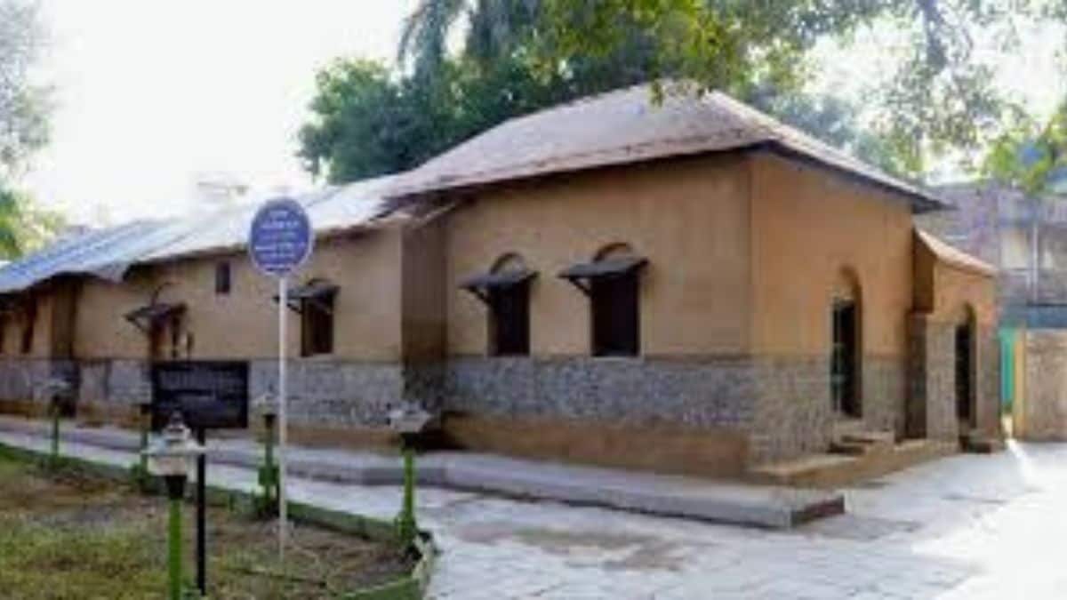 pune phule smarak expansion compensation survey pmc