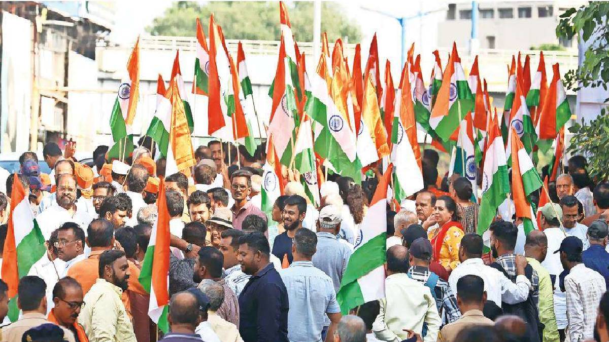 Spontaneous response from public to the Tiranga Yatra in Pune news