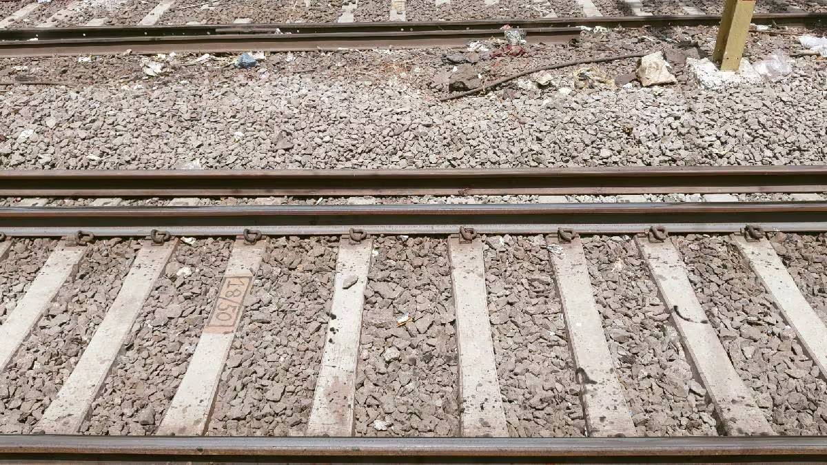 CSMT to Kurla fifth and sixth railway line near completion