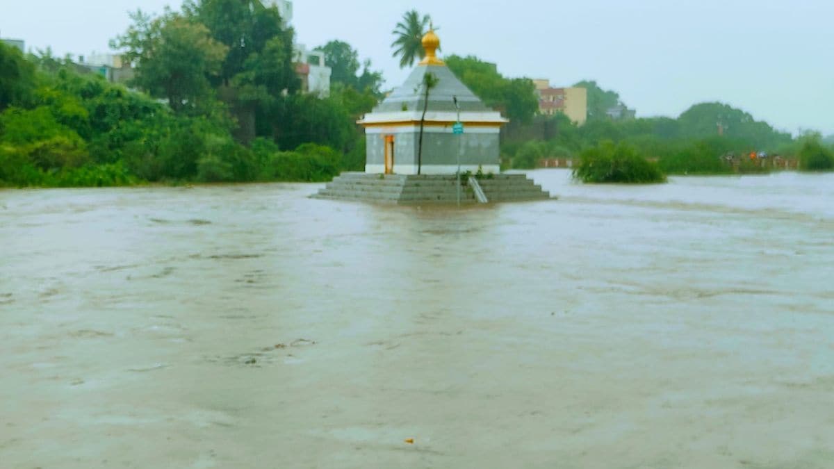 satara phaltan man khatav rain flood