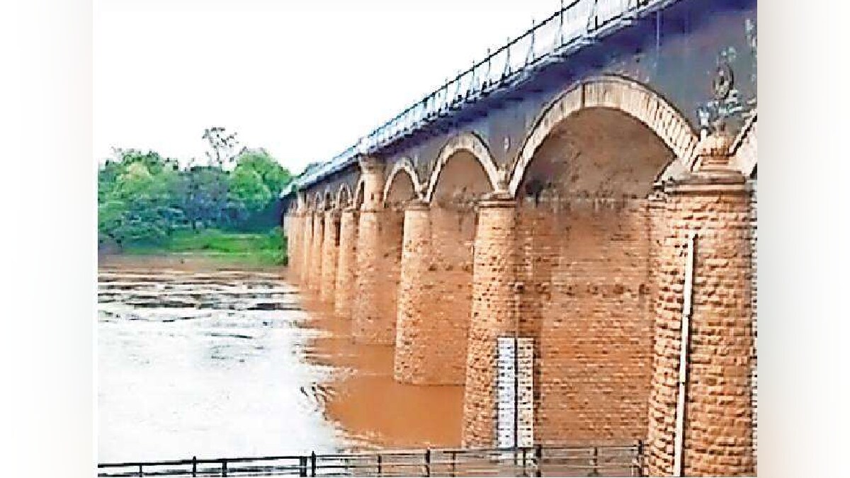 Farmland along ShaktiPeeth mahamarg lies fallow due to floods Kolhapur news