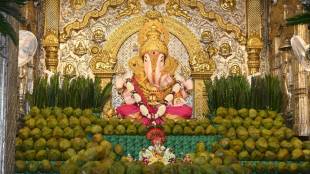 shreemant dagadusheth halwai ganapati pune offered 5000 coconut water