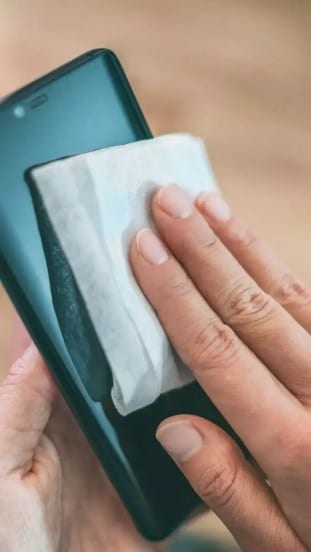10 ways to keep your smartphone protected during monsoon season