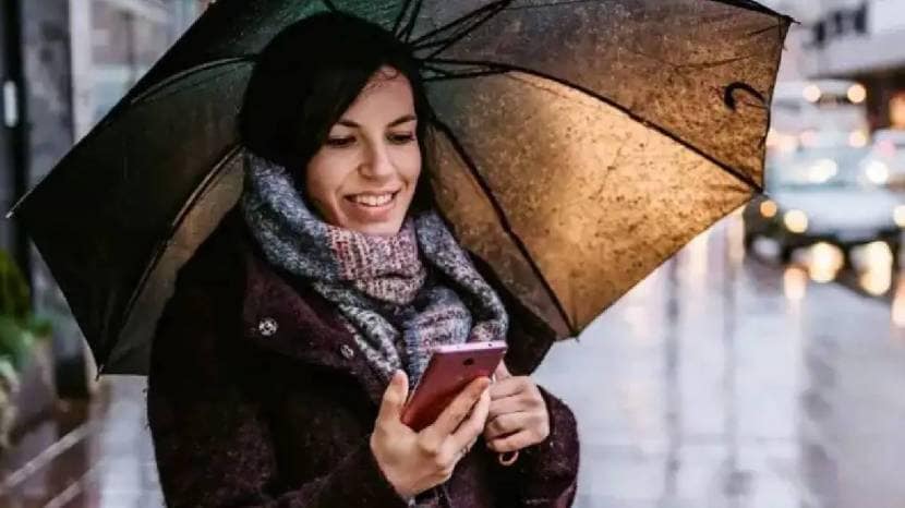 10 ways to keep your smartphone protected during monsoon season