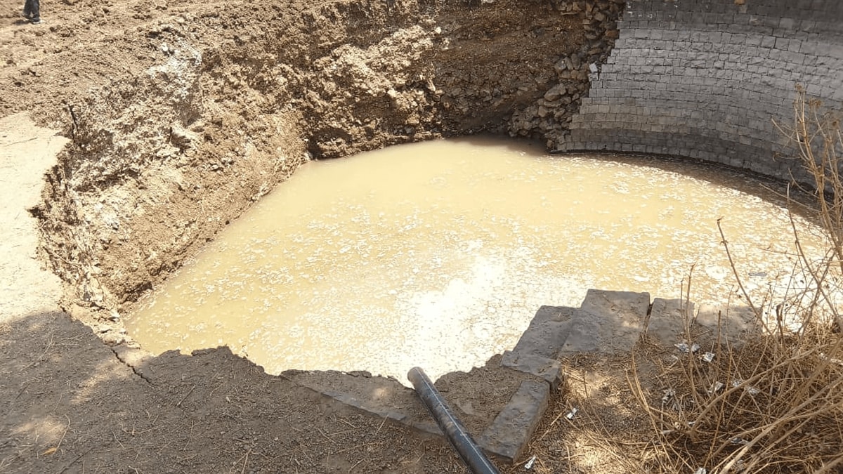 Near Solapur, while swimming in a well, the stone wall collapsed and two boys got trapped under the debris