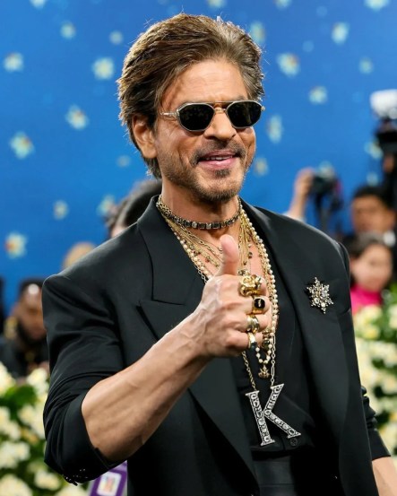 shah rukh khan met gala look wearing unique jewellery dashing look with bengal tiger head cane