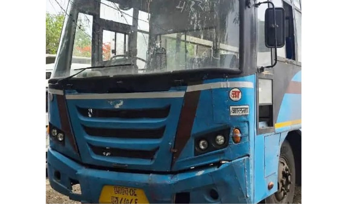 buldhana ST bus accident bike rider flies into the air dies on the spot