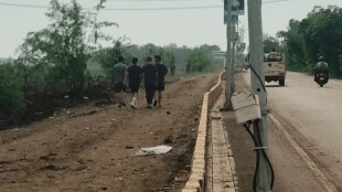 Silt from drain cleaning is lying on the cycle track, causing a lot of trouble for people taking a walk or ride in vasai
