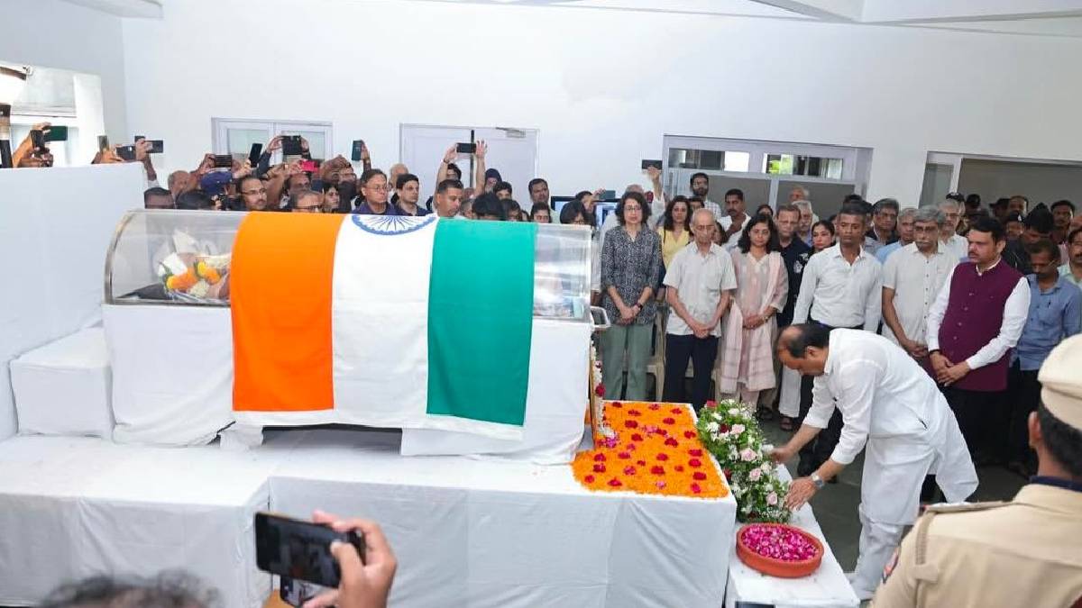 Chief Minister Devendra Fadnavis Deputy Chief Minister Ajit Pawar paid tribute to Dr Narlikar at Ayuka